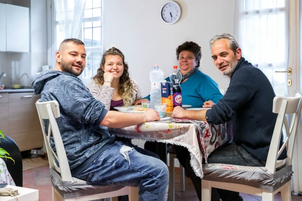 Margherita e Paolo con i loro figli a Mirasole