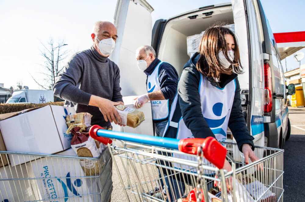 Ogni mese pacchi viveri e beni di prima necessità per 2.500 famiglie