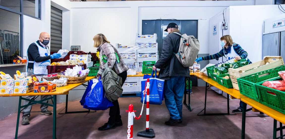 Distribuzione Alimentare Spesa del Giorno per le famiglie