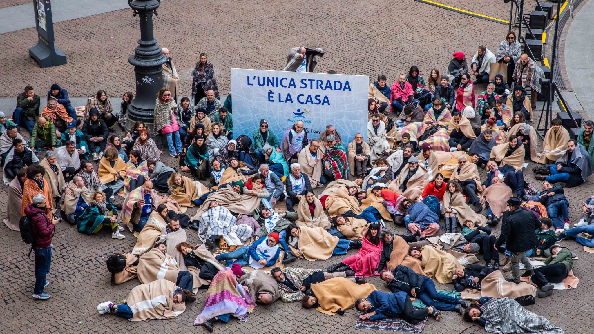 Flashmob: L'unica strada è la casa