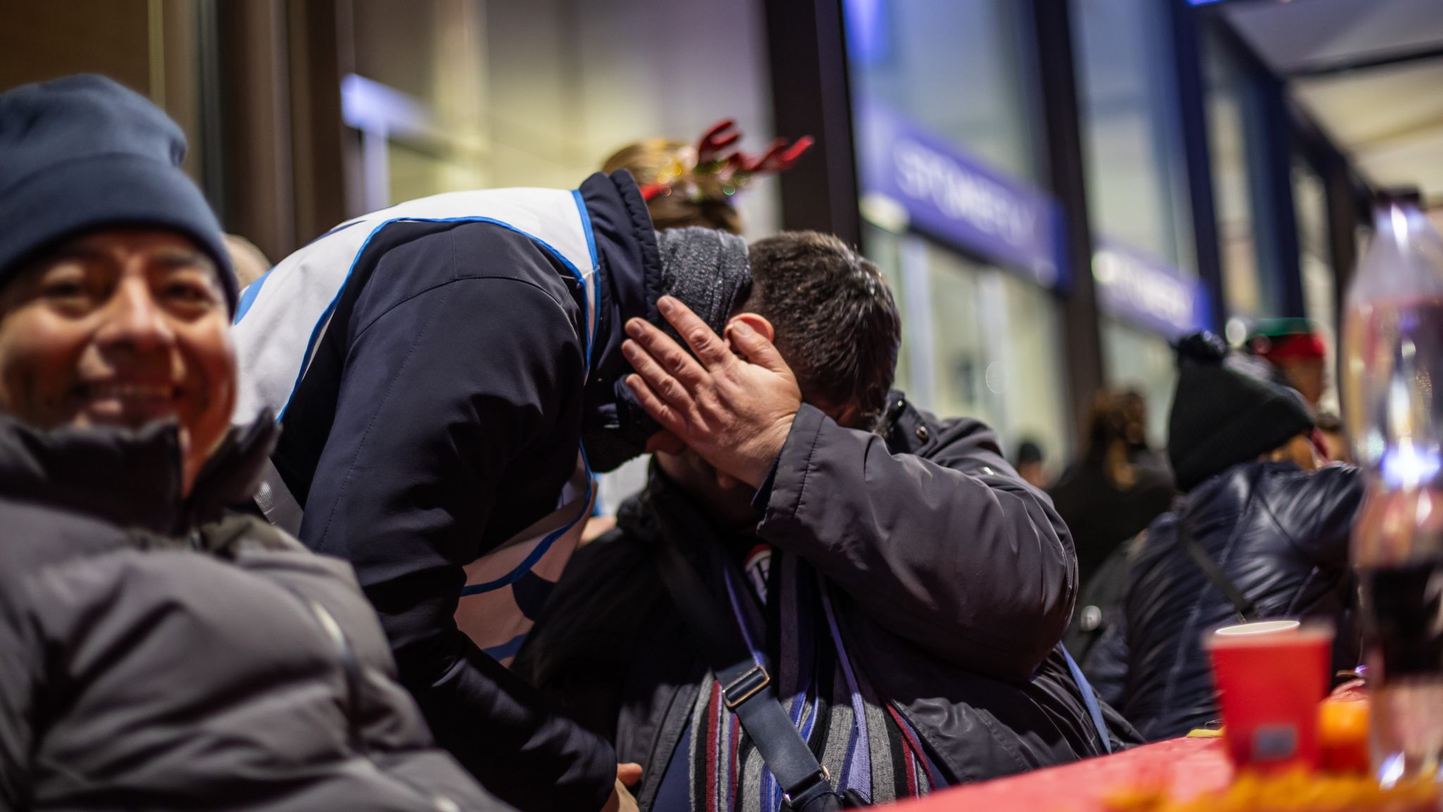 In centro a Milano la Cena di Natale dedicata alle persone senzatetto